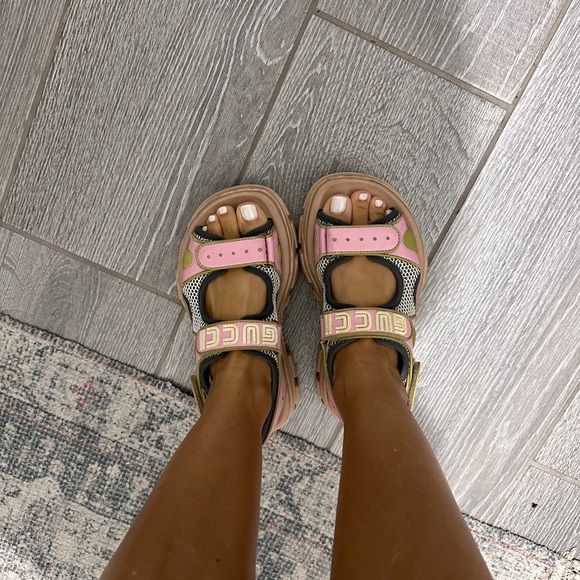 Gucci Aguru Flashtreck sandals - Picture 3 of 11